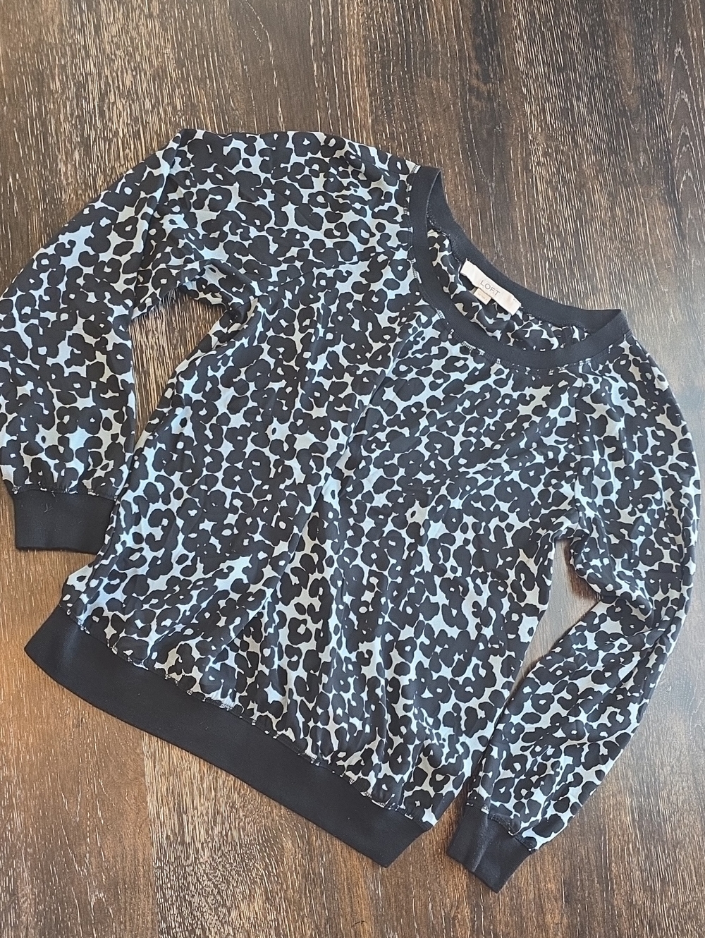 LOFT Womens Black & Light Blue Leopard Print Pullover